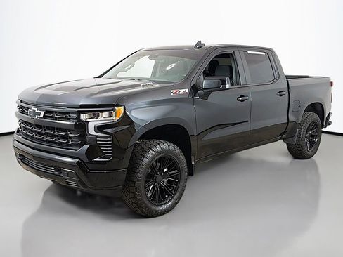 Used 2024 Chevrolet Silverado 1500 RST w/ Z71 Off-Road Package AWD/4WD image 6