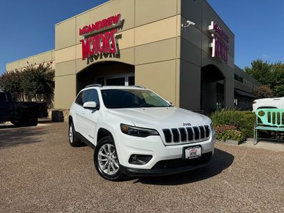 Used 2019 Jeep Cherokee Latitude w/ Popular Appearance Group