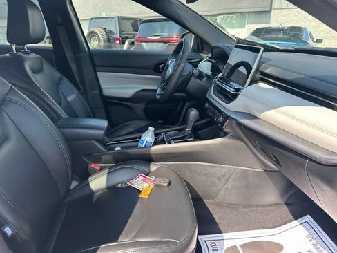 Used 2025 Jeep Compass Limited AWD/4WD image 7