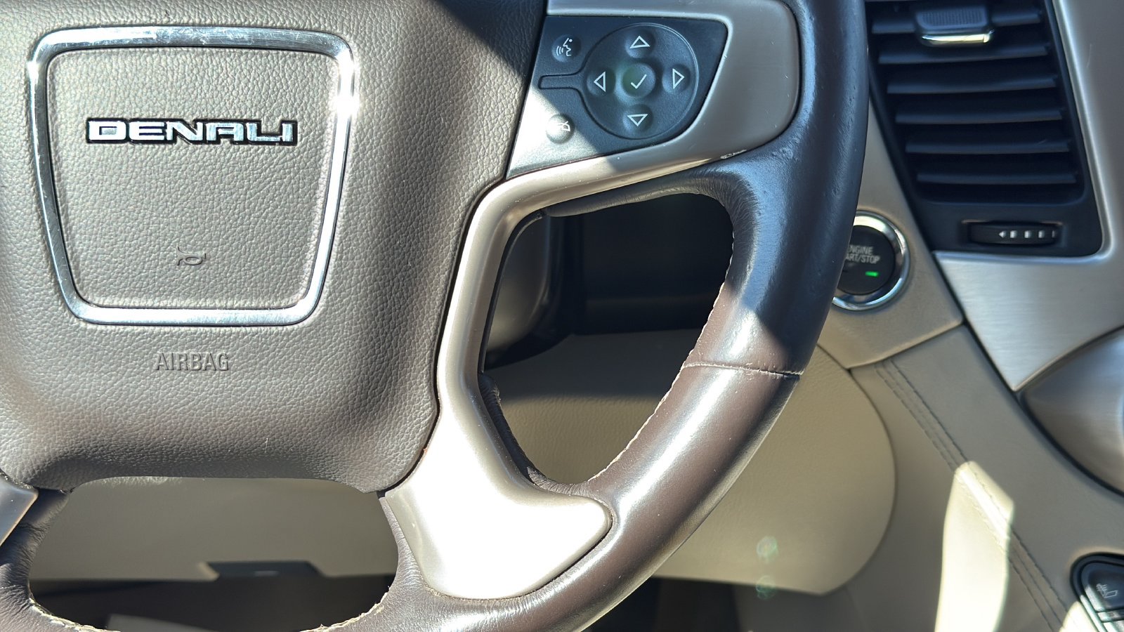 Used 2017 GMC Yukon XL Denali w/ Open Road Package AWD/4WD image 11