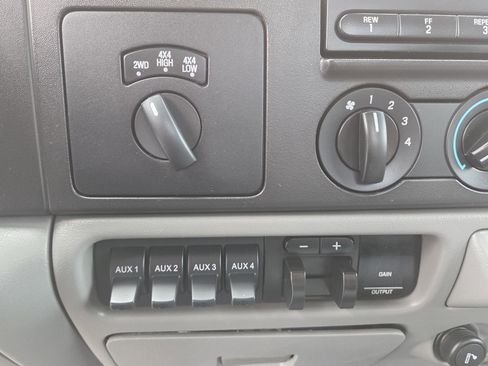 Used 2006 Ford F350 XL image 23