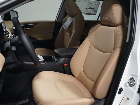 New 2025 Toyota RAV4 XLE image 27