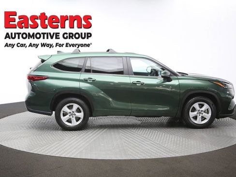 Used 2023 Toyota Highlander LE image 47