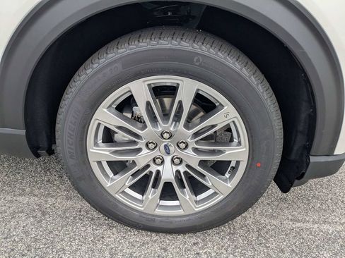 New 2026 Ford Explorer Platinum RWD image 11