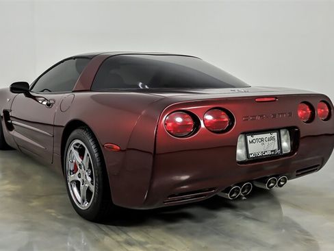 Used 2003 Chevrolet Corvette Coupe w/ Preferred Equipment Group RWD image 7