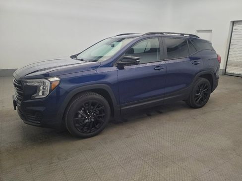 Used 2023 GMC Terrain SLE w/ Driver Convenience Package AWD/4WD image 2