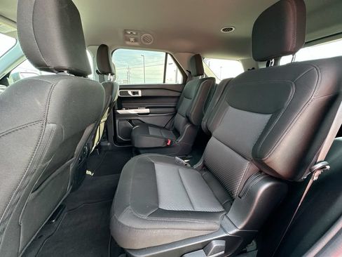 Used 2022 Ford Explorer XLT AWD/4WD image 17