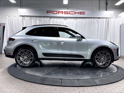 Used 2026 Porsche Macan AWD/4WD image 10