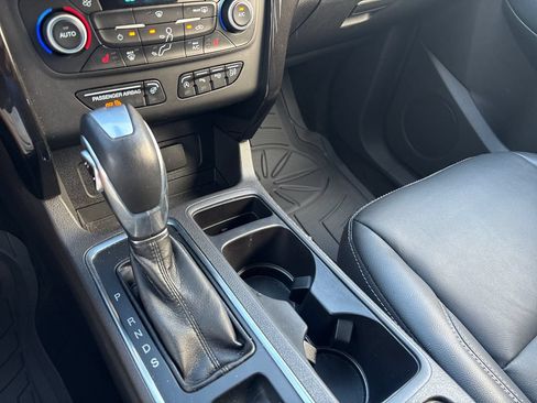 Used 2019 Ford Escape Titanium AWD/4WD image 8