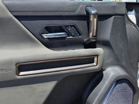 Used 2025 GMC Hummer EV 2X AWD/4WD image 15
