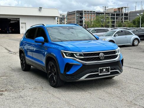 Used 2022 Volkswagen Taos SEL w/ Panoramic Sunroof Package image 8