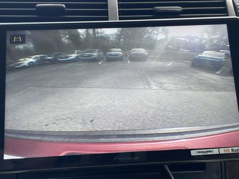 Used 2013 GMC Yukon XL Denali image 21