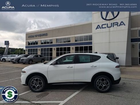 Used 2025 Alfa Romeo Tonale w/ Premium Package AWD/4WD image 3