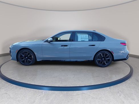 New 2025 BMW 760i xDrive w/ Executive Package AWD/4WD image 8