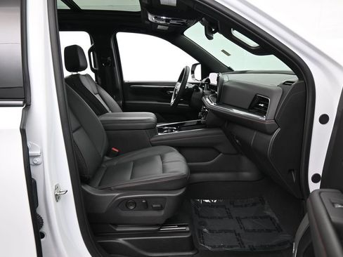 Used 2026 Chevrolet Suburban RST w/ Comfort Package RWD image 53