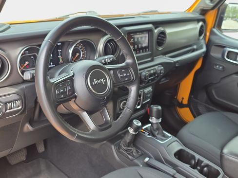 Used 2021 Jeep Gladiator Sport AWD/4WD image 13