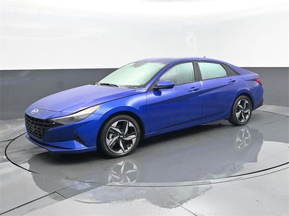 Used 2023 Hyundai Elantra SEL w/ Convenience Package