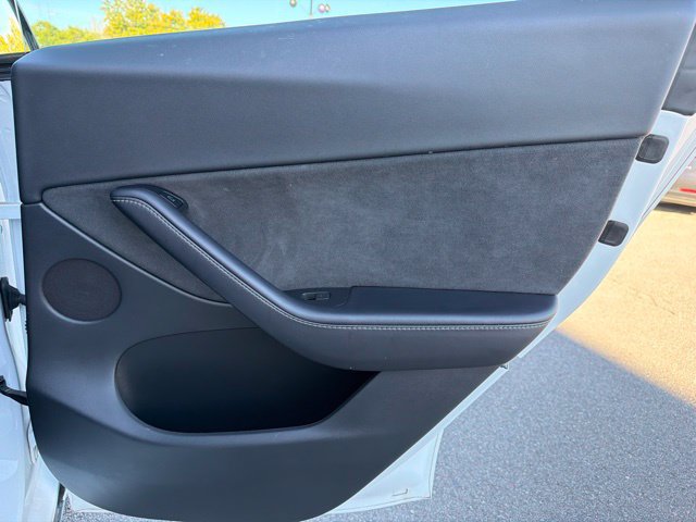 Used 2022 Tesla Model Y Long Range AWD/4WD image 14