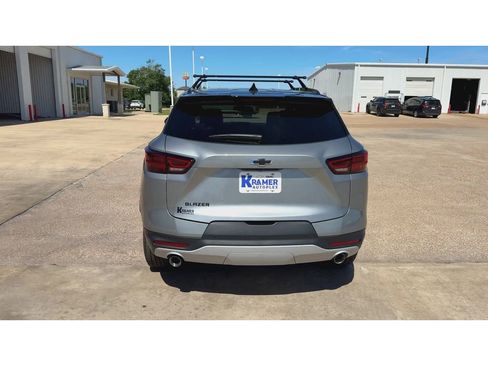 New 2026 Chevrolet Blazer LT w/ LPO, Black Sport Package FWD image 7