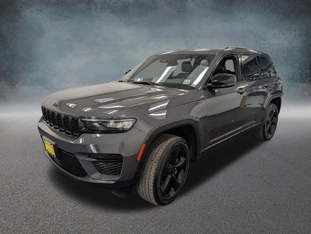 Used 2025 Jeep Grand Cherokee Altitude AWD/4WD 360° Tour