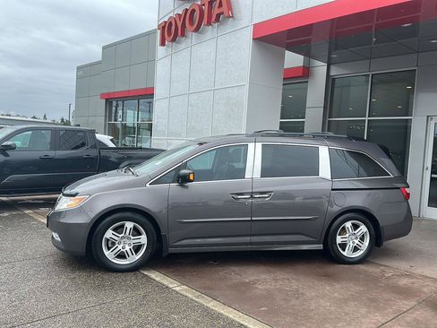 Used 2012 Honda Odyssey Touring Elite image 4