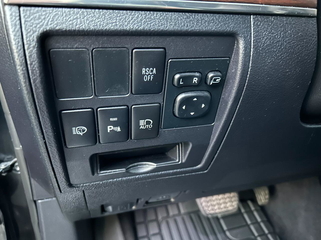 Used 2016 Toyota Land Cruiser AWD/4WD image 15