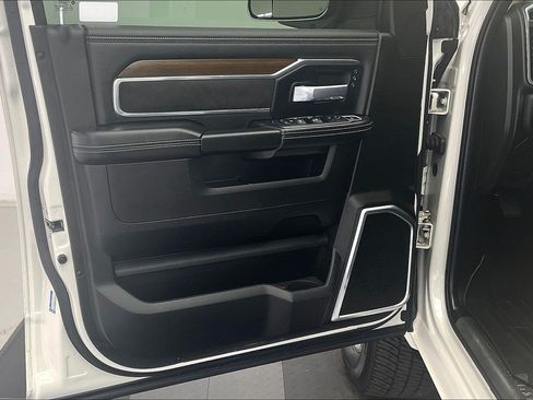 Used 2022 RAM 3500 Laramie AWD/4WD image 25