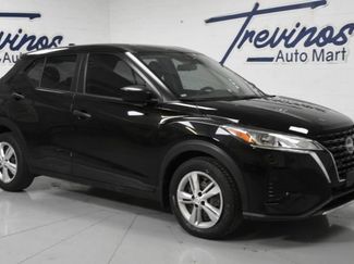 Used 2022 Nissan Kicks S image 1