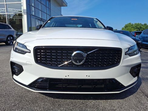 Certified 2025 Volvo S60 B5 Plus AWD/4WD image 2