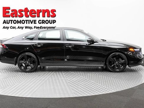 Used 2025 Honda Accord Sport image 4