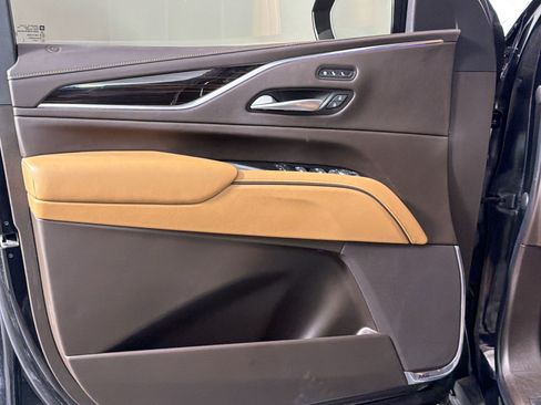 Used 2023 Cadillac Escalade Sport w/ Touring Package RWD image 19