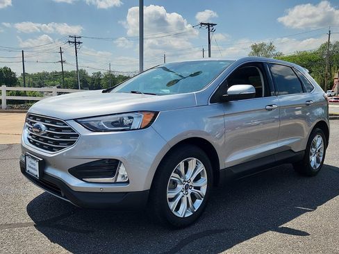 Used 2022 Ford Edge Titanium AWD/4WD image 3