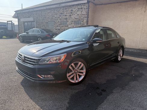 Used 2017 Volkswagen Passat 1.8T SE FWD image 1