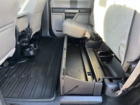 Used 2018 Ford F250 XLT w/ Camper Package image 18