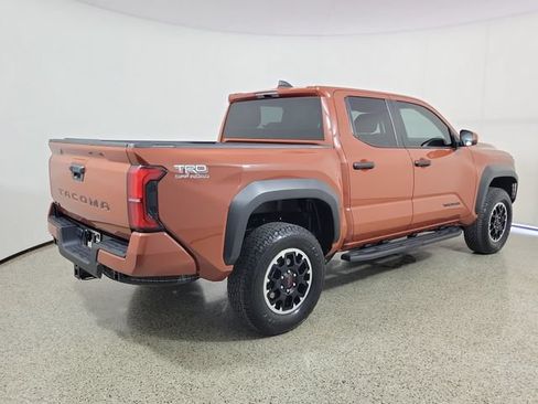 Used 2025 Toyota Tacoma TRD Off-Road AWD/4WD image 5