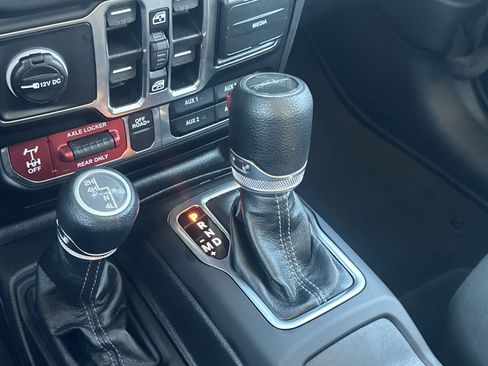 Used 2026 Jeep Gladiator Mojave AWD/4WD image 29