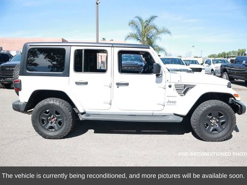 Used 2023 Jeep Wrangler Unlimited Sahara image 7