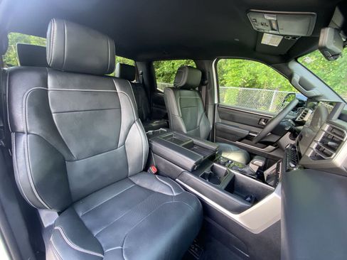 Used 2026 Toyota Tundra Limited AWD/4WD image 34