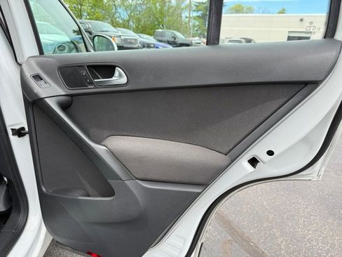 Used 2015 Volkswagen Tiguan S AWD/4WD image 32
