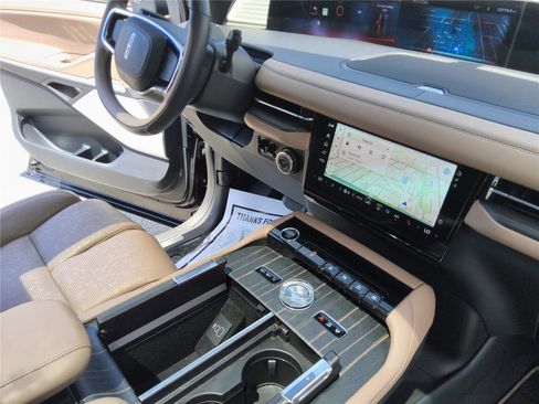 Used 2025 Lincoln Navigator L Black Label AWD/4WD image 38