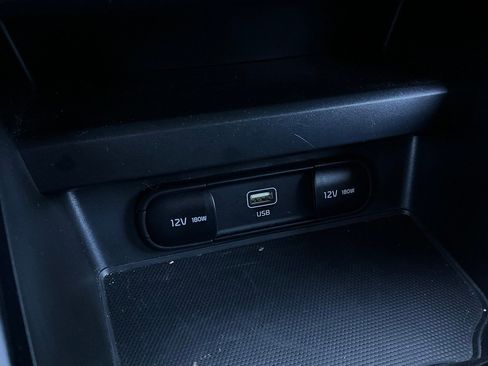 Used 2025 Kia Soul LX w/ LX Technology Package image 23