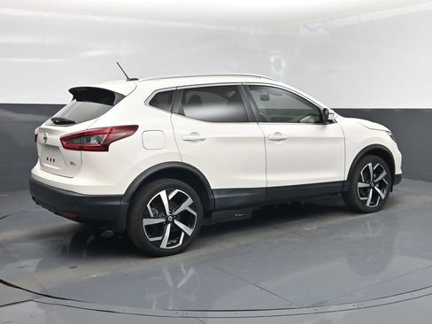 Used 2020 Nissan Rogue Sport SL w/ Premium Package FWD image 3