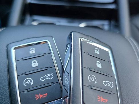 Used 2023 Jeep Grand Cherokee L Limited w/ Luxury Tech Group II AWD/4WD image 29