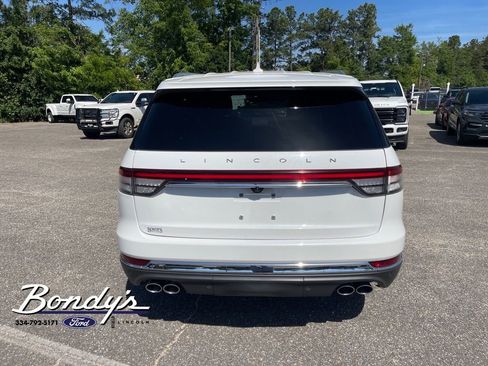 Used 2023 Lincoln Aviator Reserve w/ Equipment Group 201A RWD image 13