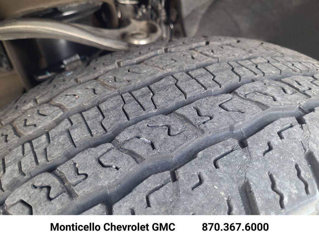 Certified 2024 Chevrolet Silverado 1500 LT AWD/4WD image 12