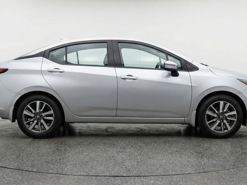 Used 2025 Nissan Versa SV FWD image 8