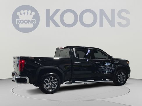 Used 2024 GMC Sierra 1500 SLT w/ SLT Premium Plus Package AWD/4WD image 11