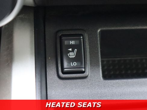 Used 2021 Nissan Titan SV w/ SV Convenience Package AWD/4WD image 25