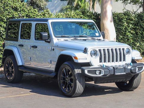 Used 2023 Jeep Wrangler Unlimited Sahara w/ Cold Weather Group AWD/4WD image 4