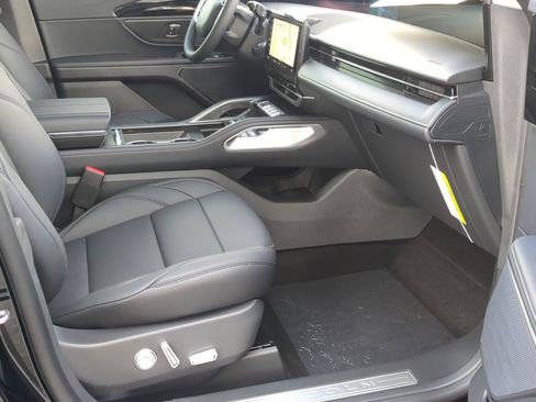 New 2026 Lincoln Nautilus Premier AWD/4WD image 21